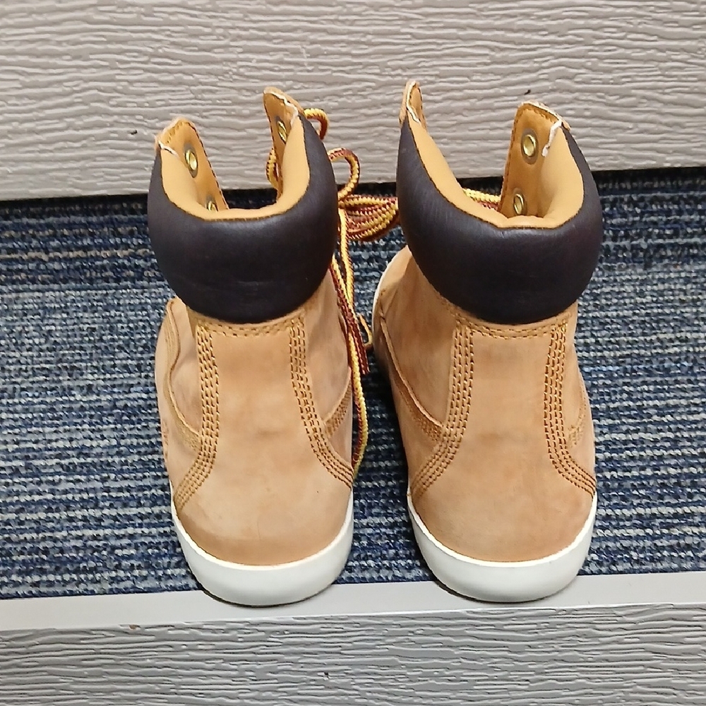 NWOT Timberland Women’s Wheat Dausette Sneakers Size 6 - Picture 4 of 8